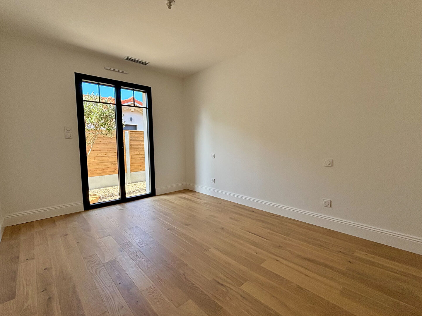 Photo Maison Gujan Mestras - Centre ville - Plain Pied et Garage image 6/6