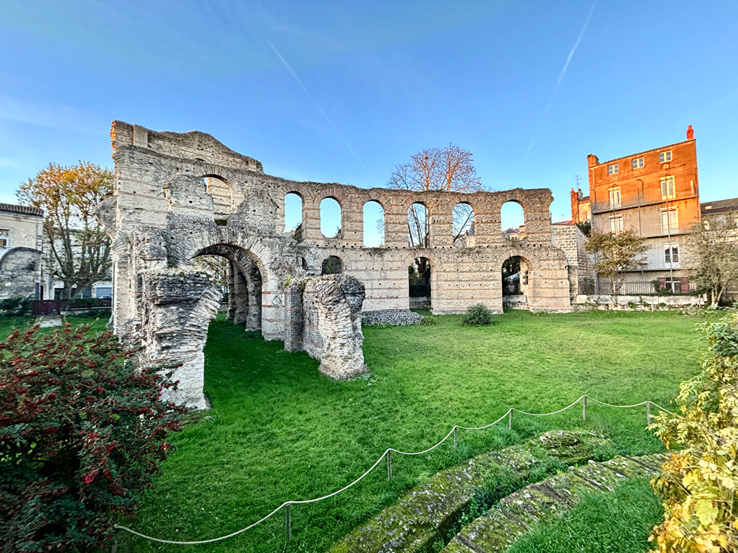 BORDEAUX Palais Galien - Box de 14.70m²