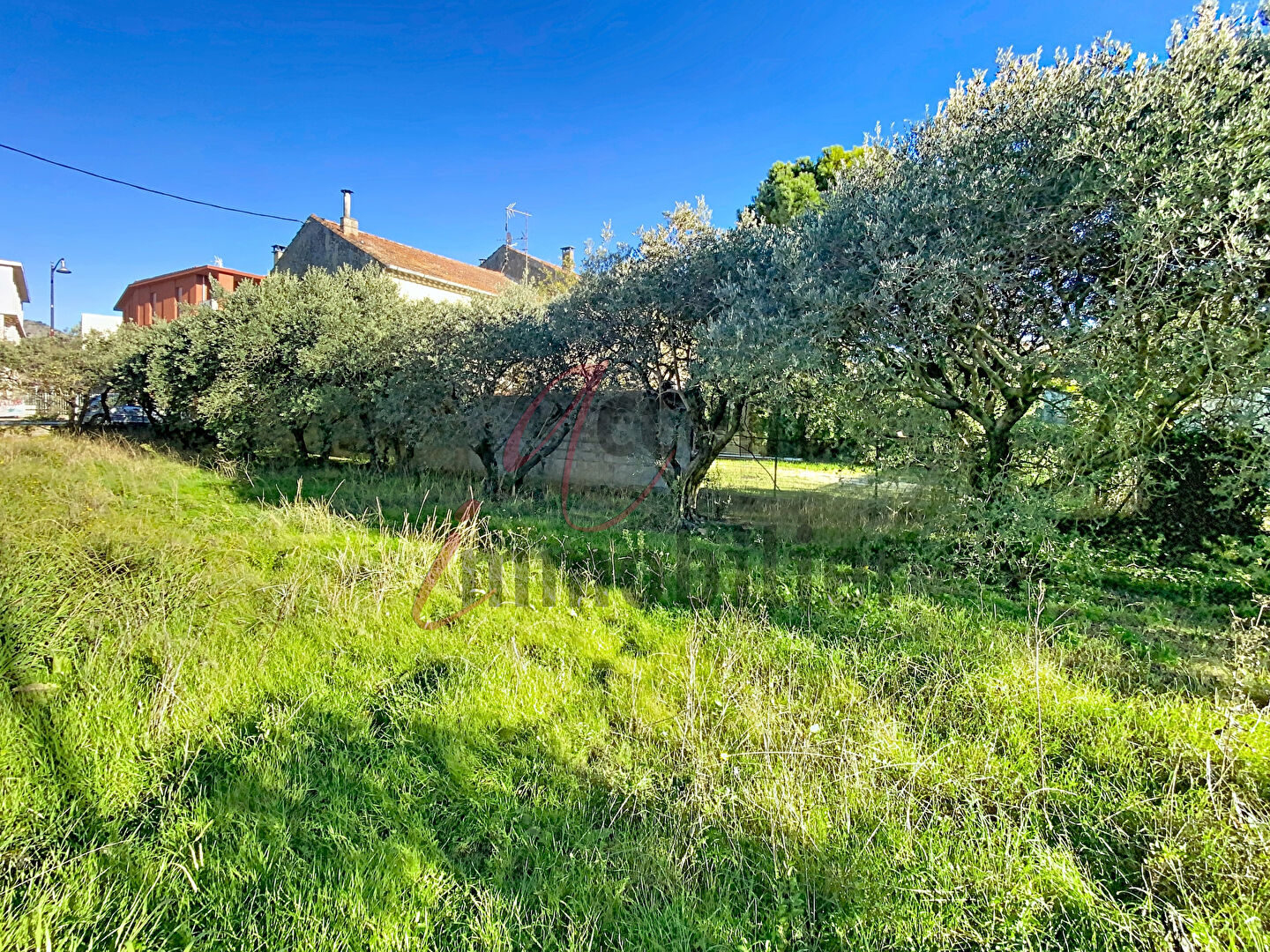 A vendre terrain en centre ville de Cheval Blanc de 330m² proche de tout