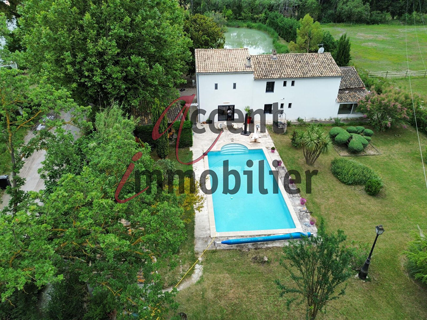 Maison Caumont Sur Durance 5 pièce(s) 244 m2