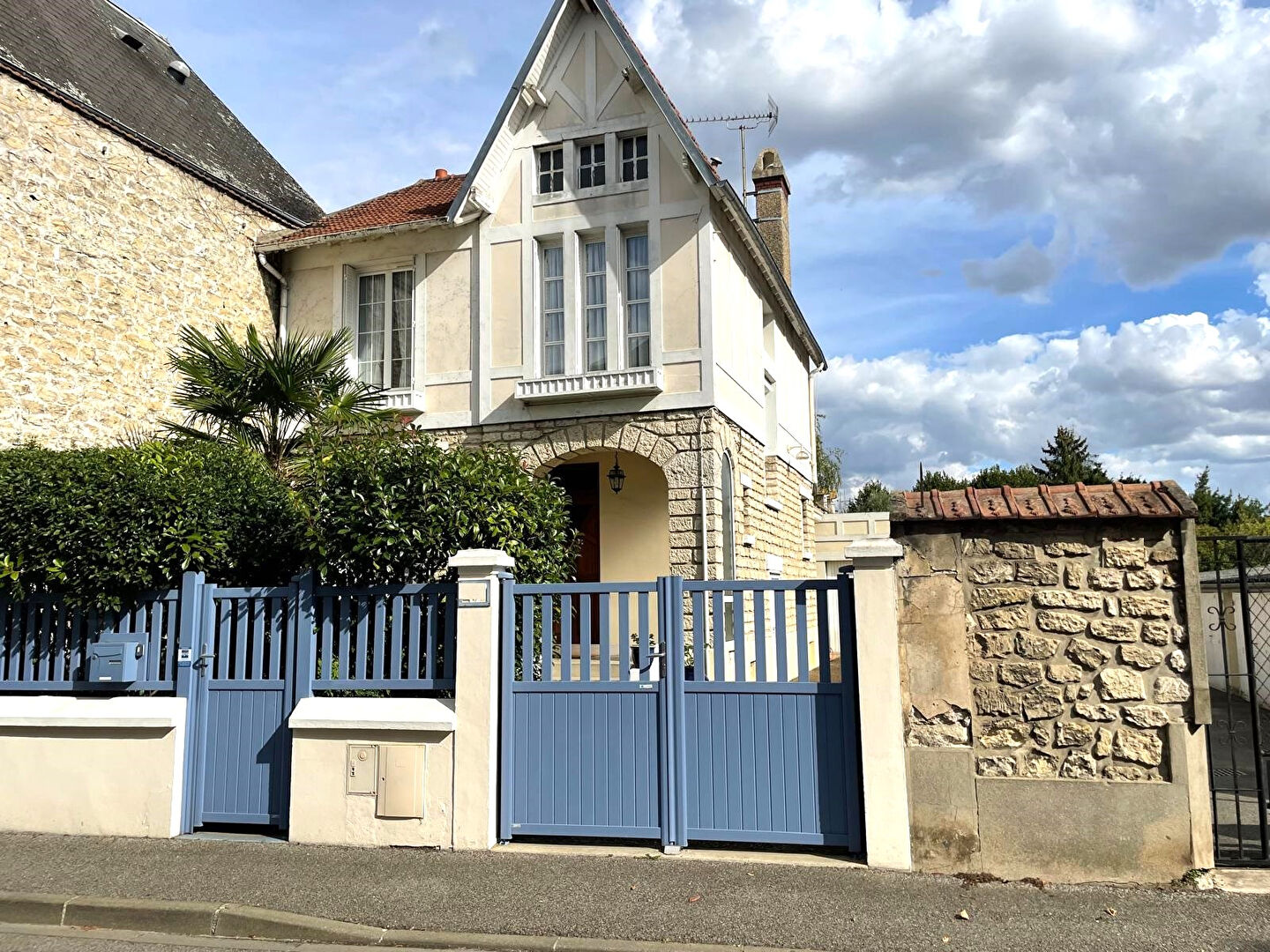 Agence immobilière de 
 ACI 78 - ACI 78 
