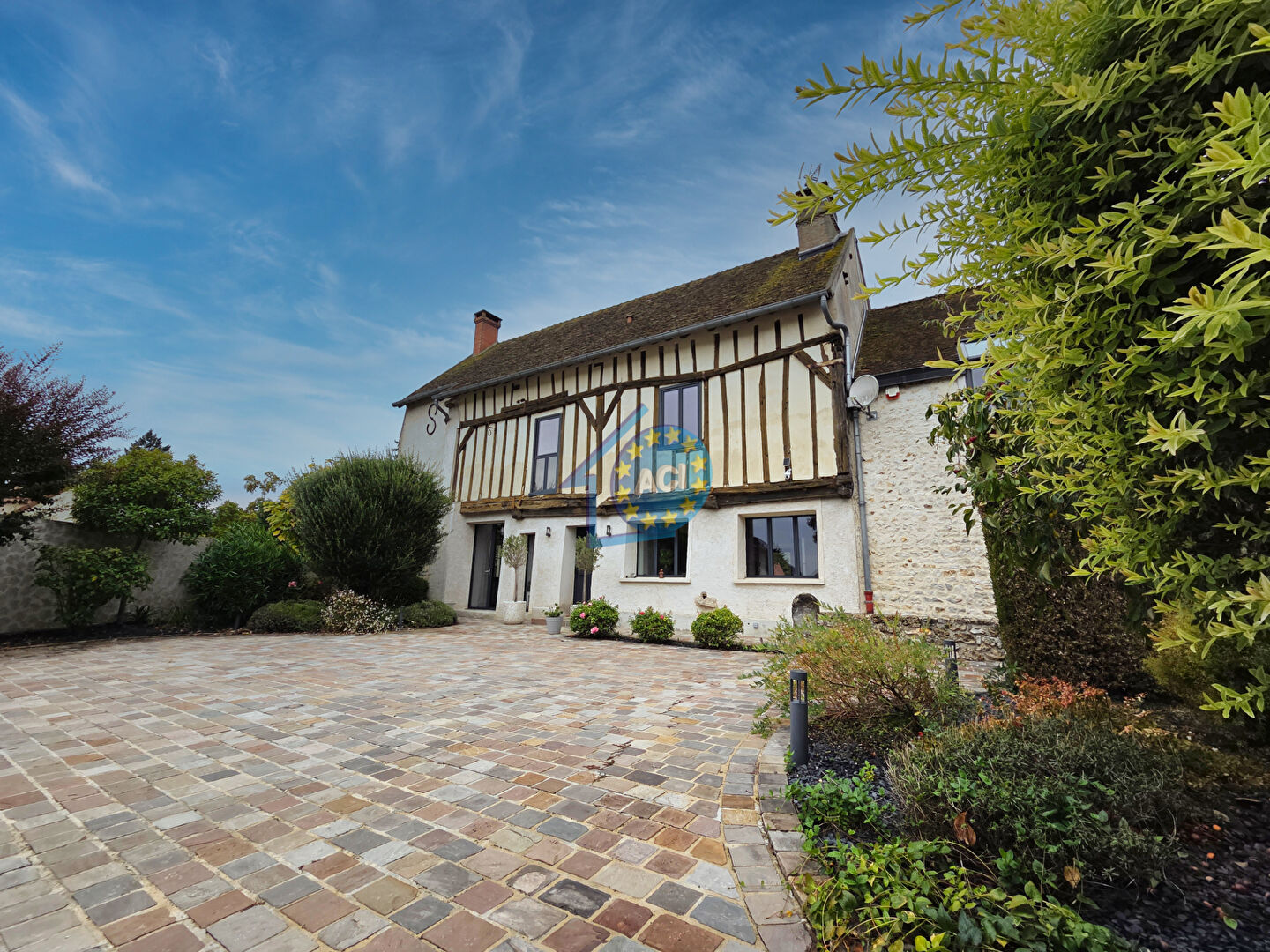 GRANDE MAISON 250 M² arnouville les mantes 10  min de MANTES LA JOLIE