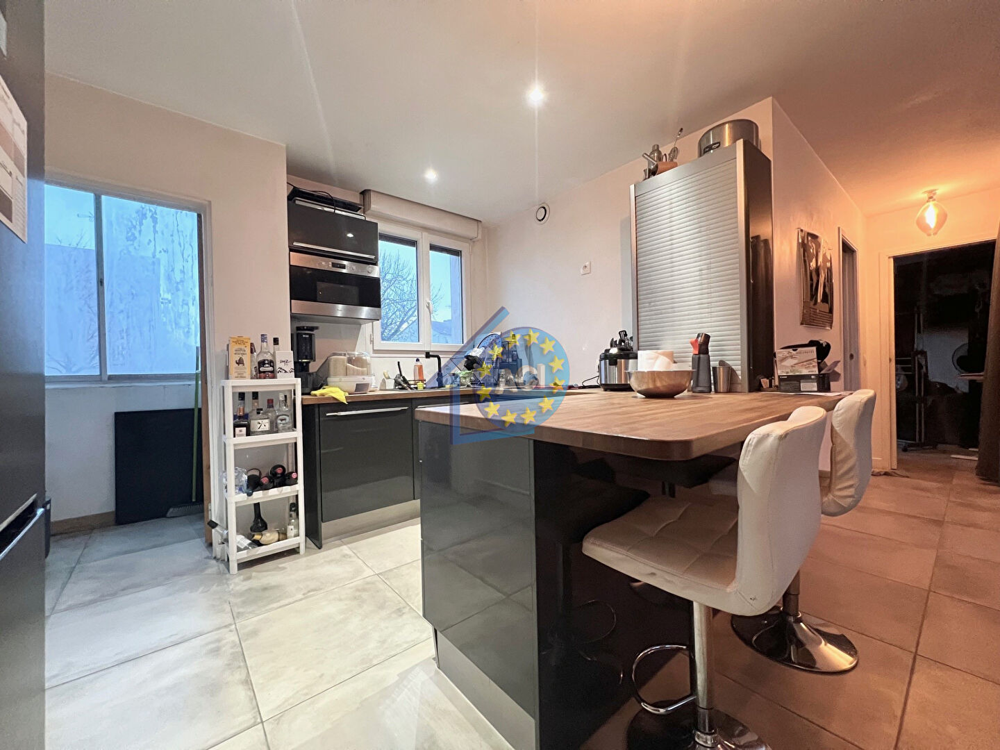 Photo Mantes la Ville, Appartement de type F4, 65m² Hab, Gare SNCF image 2/6