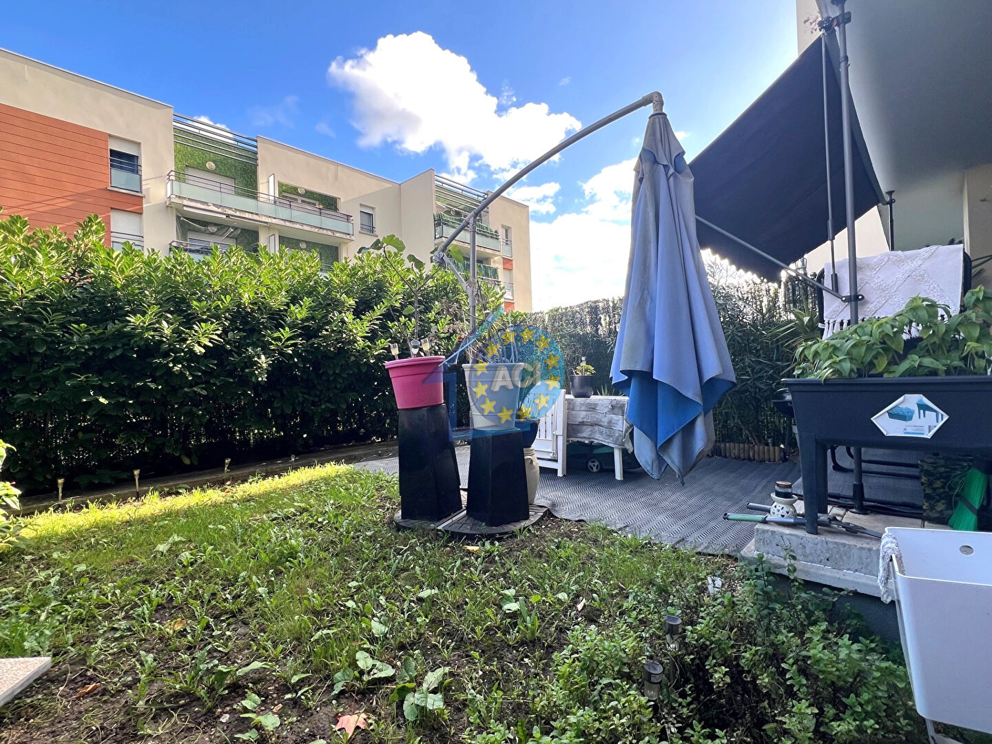 Appartement Mantes La Jolie 2 pièces 40 m², parking, Val Fourré