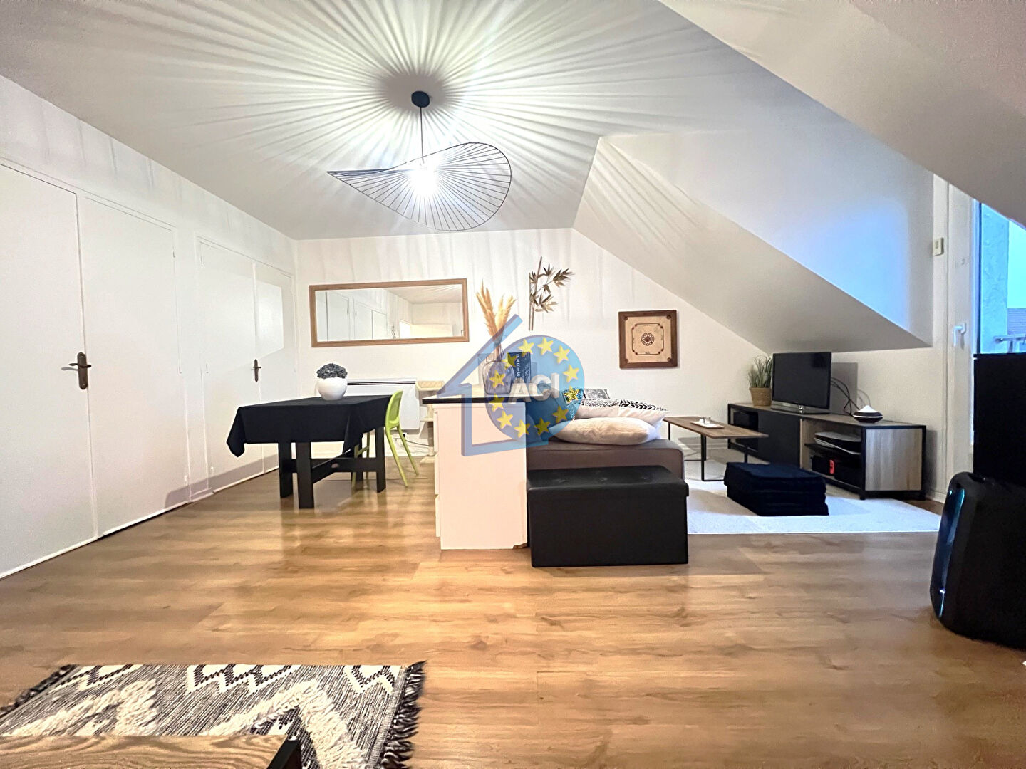 Appartement Mantes La Ville 3 pièces 63.12 m² Gare SNCF place du marché