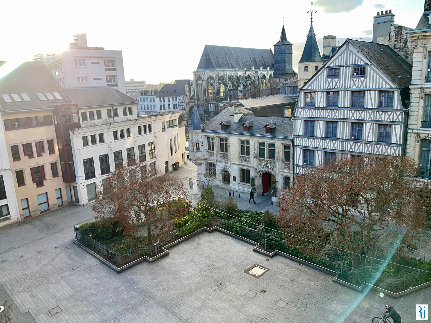 ROUEN HYPERCENTRE Place de la Pucelle