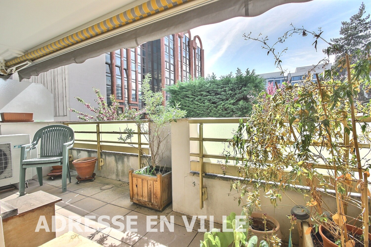 Agence immobilière de 
 ADRESSE EN VILLE - Adresse en ville 
