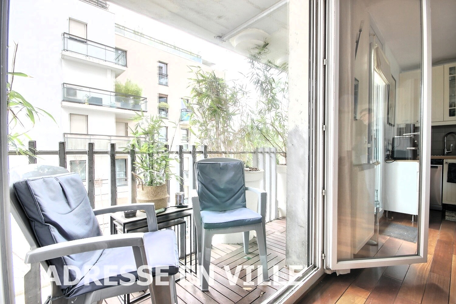 Photo A saisir. 3 pièces de 79m2 avec balcon cave et parking, 2004 image 3/6