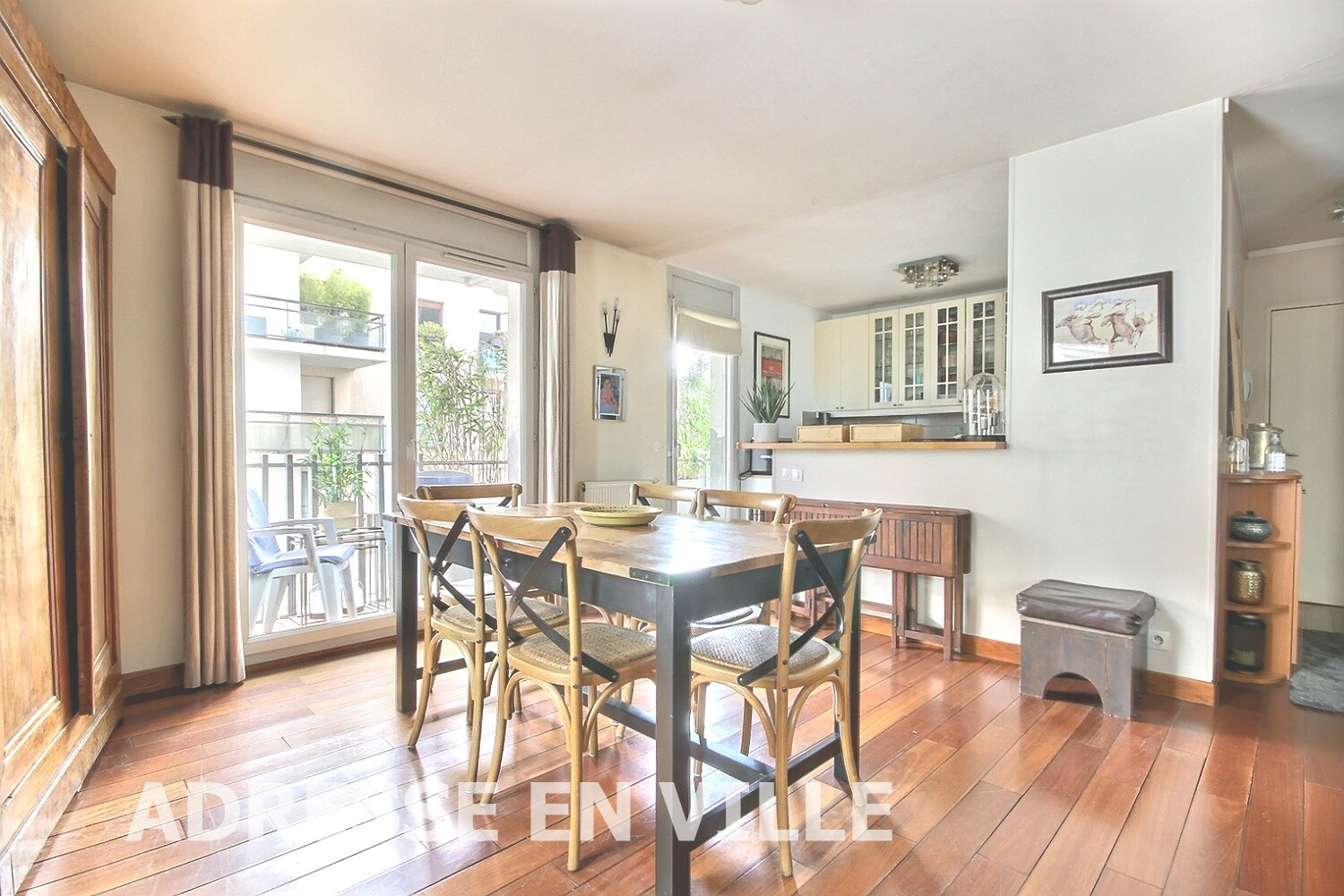 Photo A saisir. 3 pièces de 79m2 avec balcon cave et parking, 2004 image 4/6