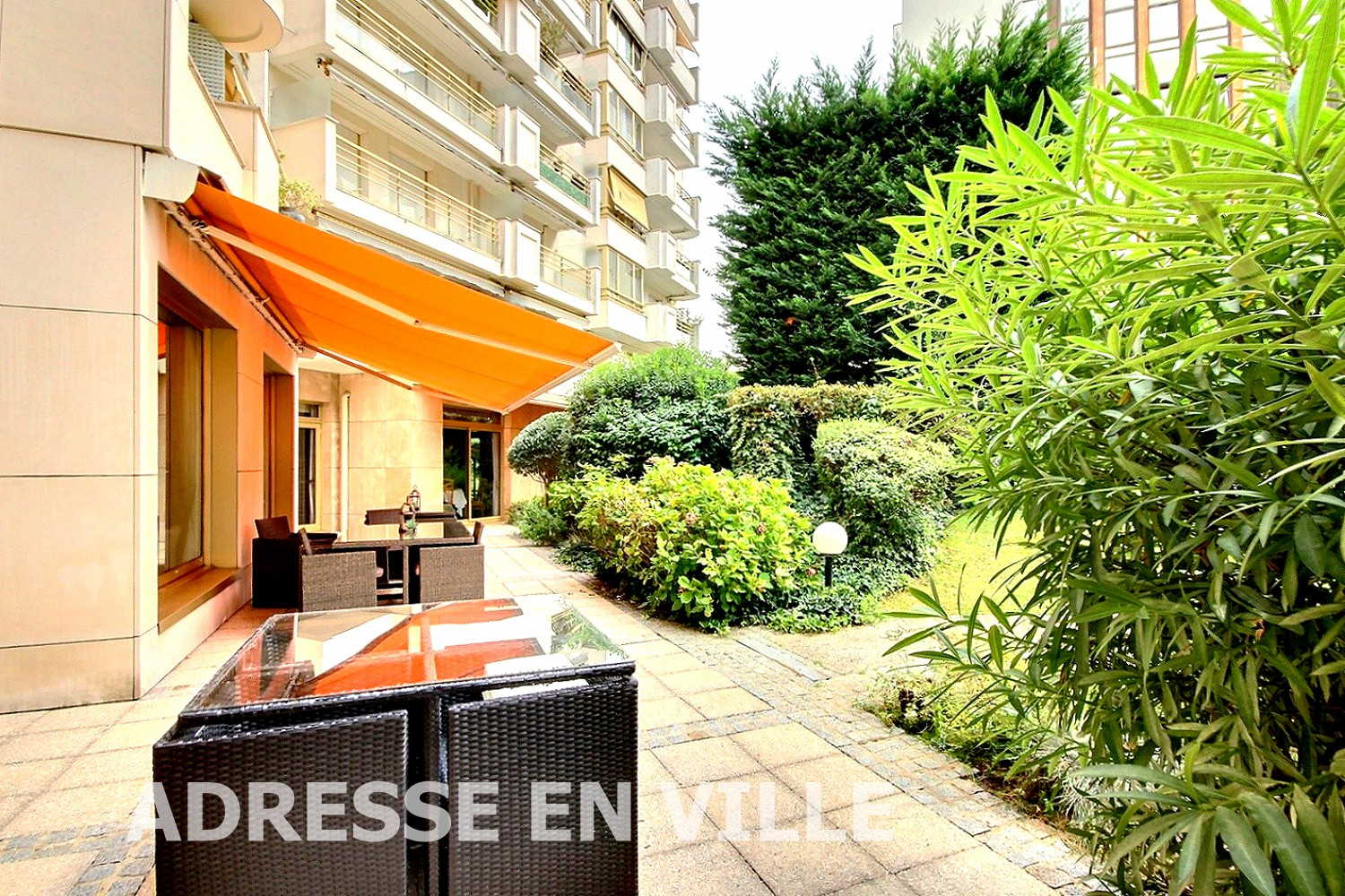 Agence immobilière de 
 ADRESSE EN VILLE - Adresse en ville 
