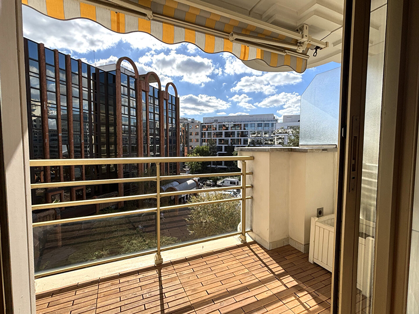 Agence immobilière de 
 ADRESSE EN VILLE - Adresse en ville 
