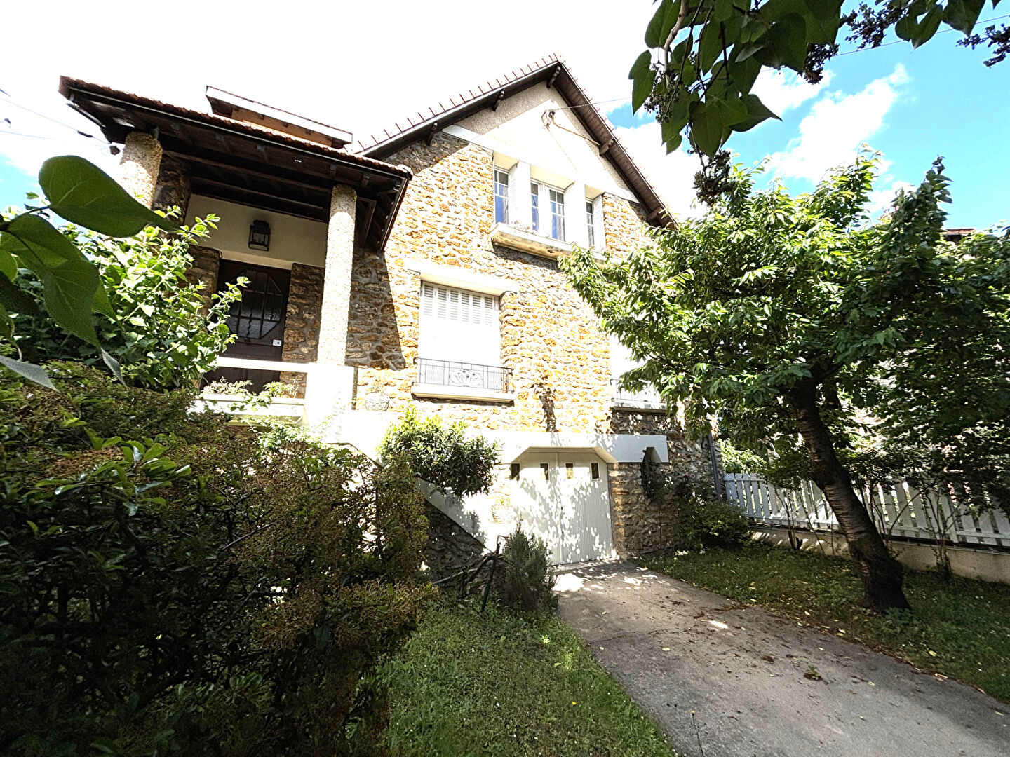 Photo Grande Meulière et son grand jardin image 2/6