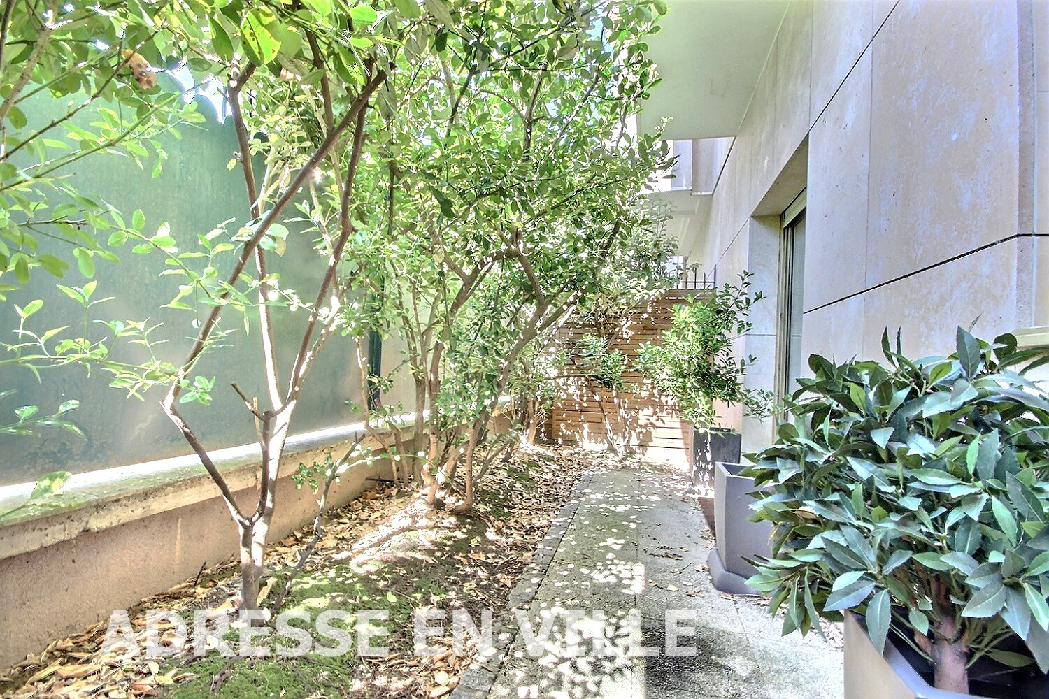 Agence immobilière de 
 ADRESSE EN VILLE - Adresse en ville 
