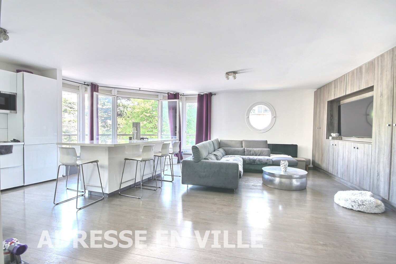 Agence immobilière de 
 ADRESSE EN VILLE - Adresse en ville 

