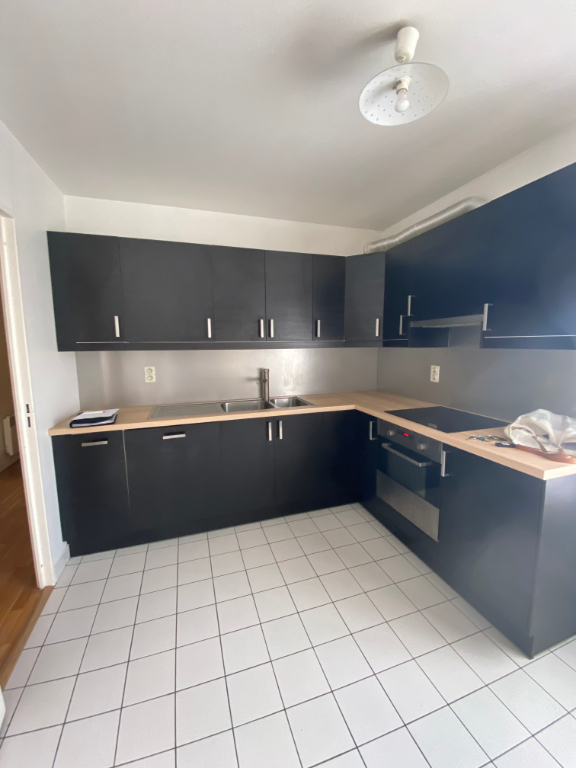 Photo Appartement  4 pièces - 3 chambres image 2/6