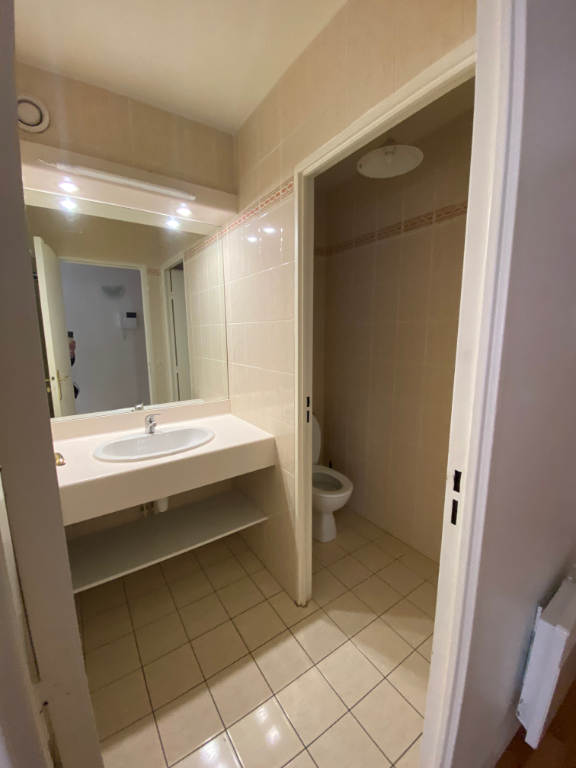 Photo Appartement  4 pièces - 3 chambres image 3/6