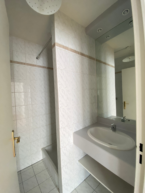 Photo Appartement  4 pièces - 3 chambres image 4/6