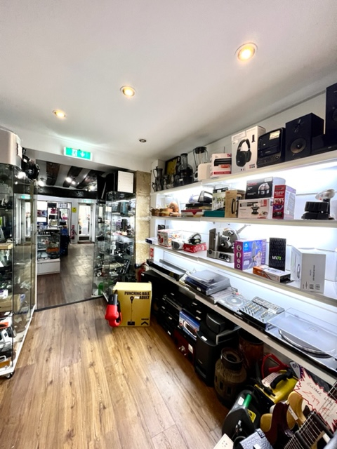 Photo A LOUER AVEC DROIT D'ENTREE image 2/6