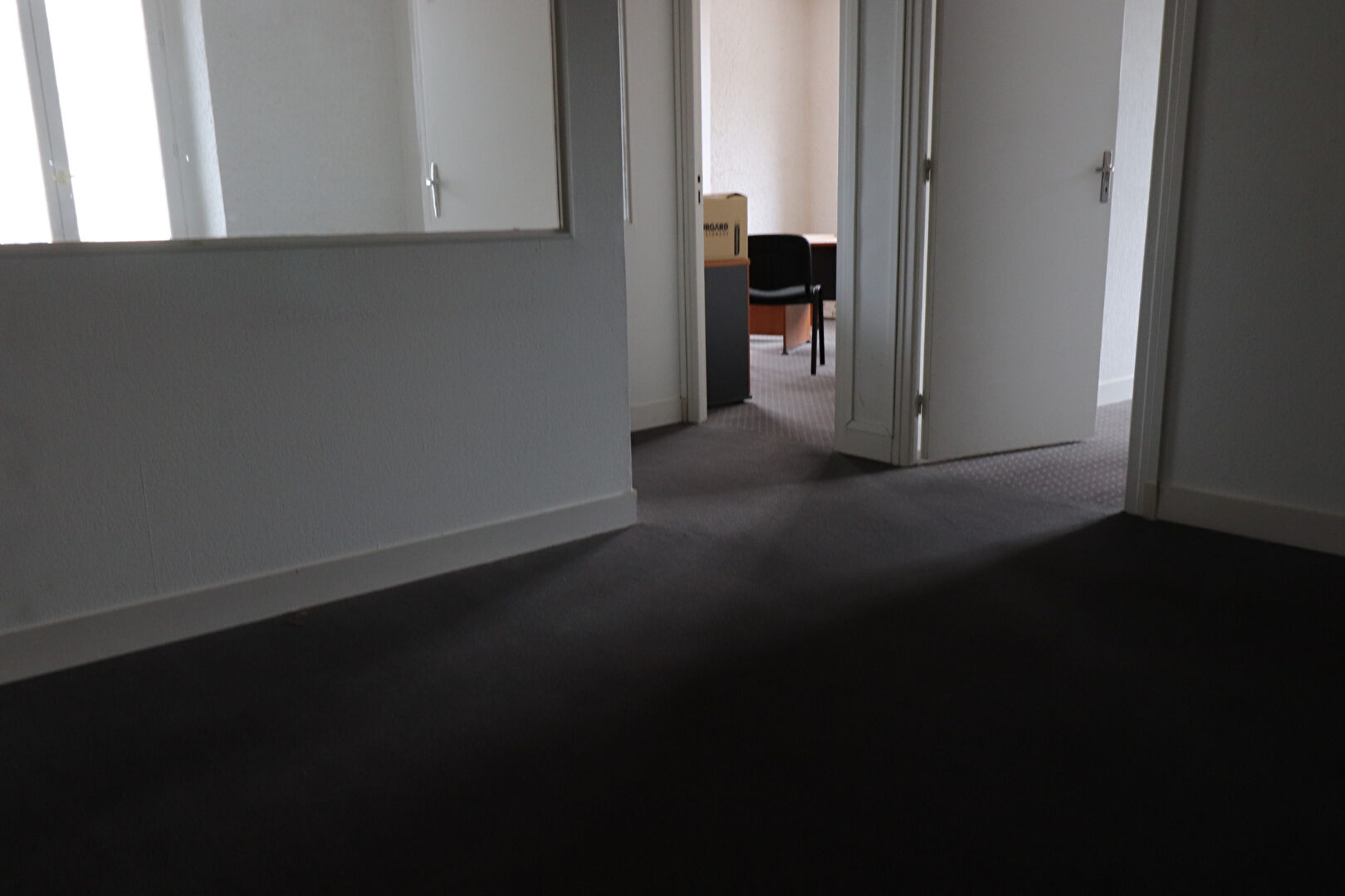 Photo BUREAUX 64 m2 - LE PORT-MARLY image 3/6