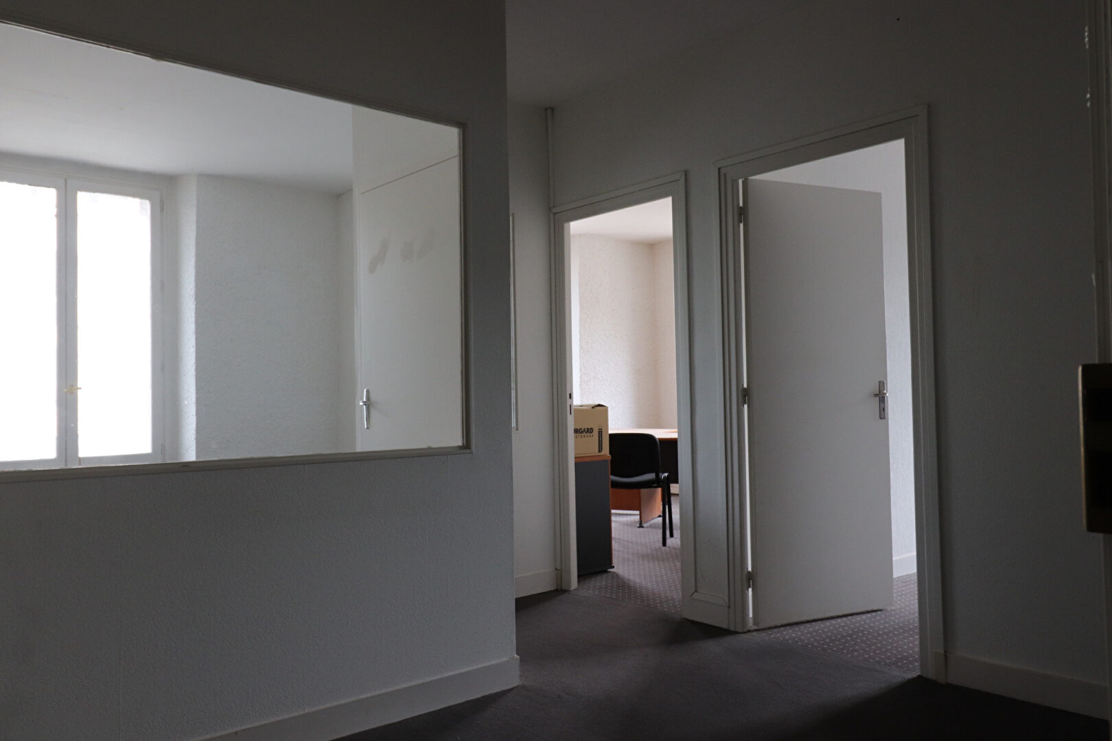 Photo BUREAUX 64 m2 - LE PORT-MARLY image 4/6