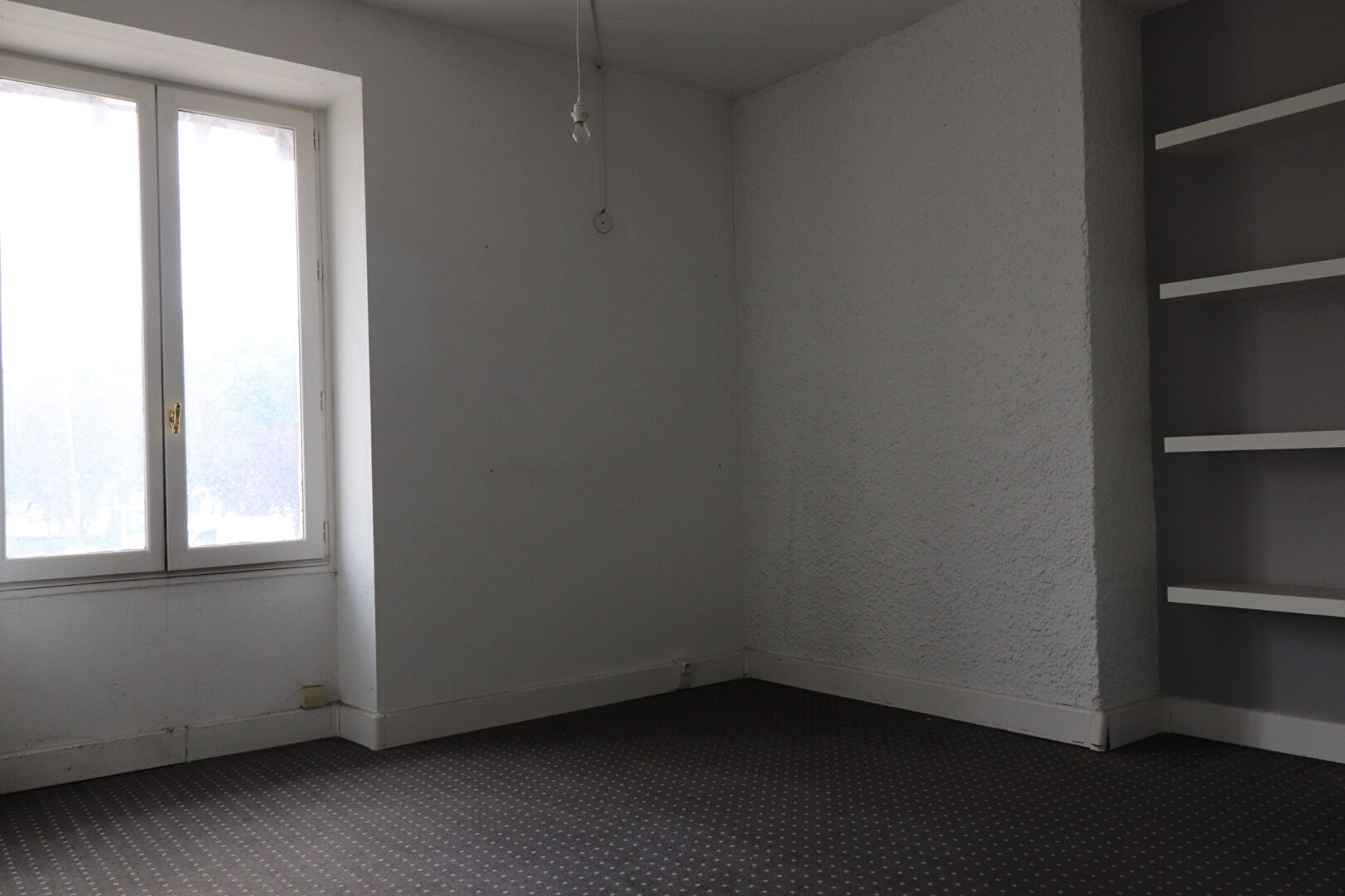 Photo BUREAUX 64 m2 - LE PORT-MARLY image 5/6