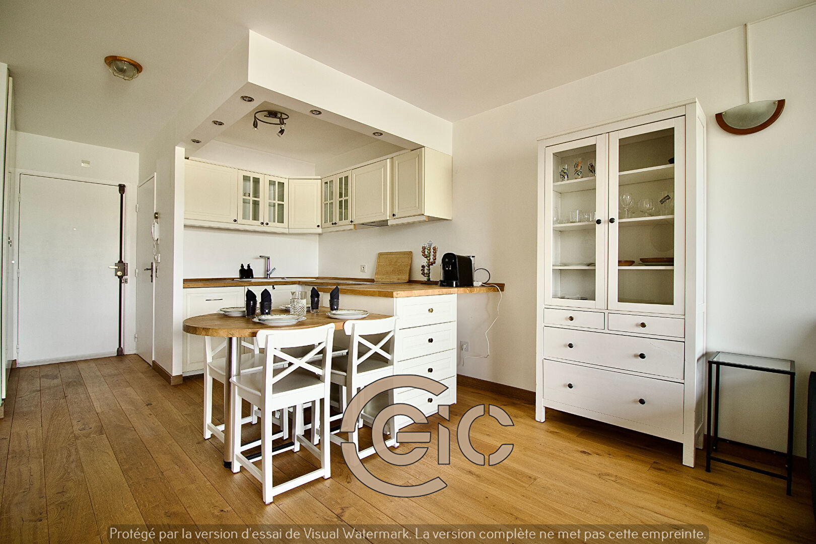 Photo Appartement Saint Germain En Laye 2 pièce(s) 48.73 m2 image 2/6