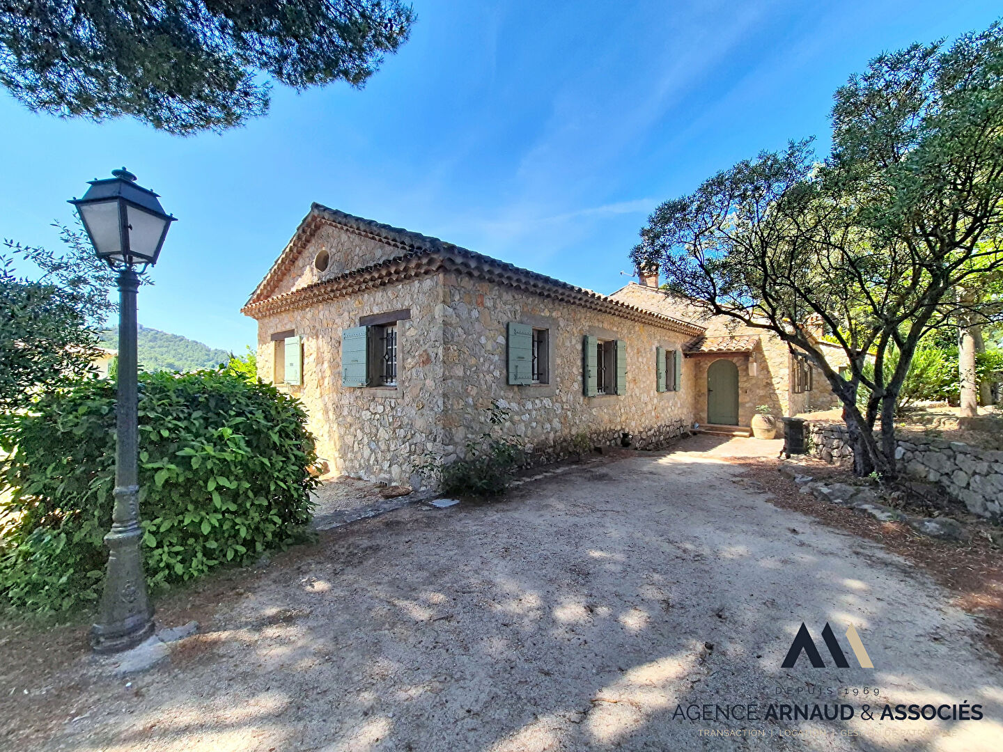 Le Castellet - Authentique bastide provençale en pierre de plain-pied avec vue panoramique