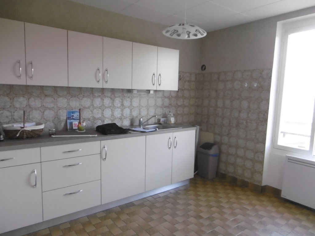 Vente Maison de 4 pièces 80 m² - LAVAVEIX LES MINES 23150 | AGENCE CREUSOISE - IMOGROUP photo4