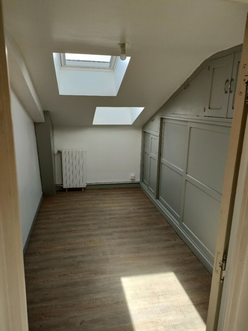 Photo GRANDE MAISON AVEC DEPENDANCES  ET TERRAIN ATTENANT image 6/6