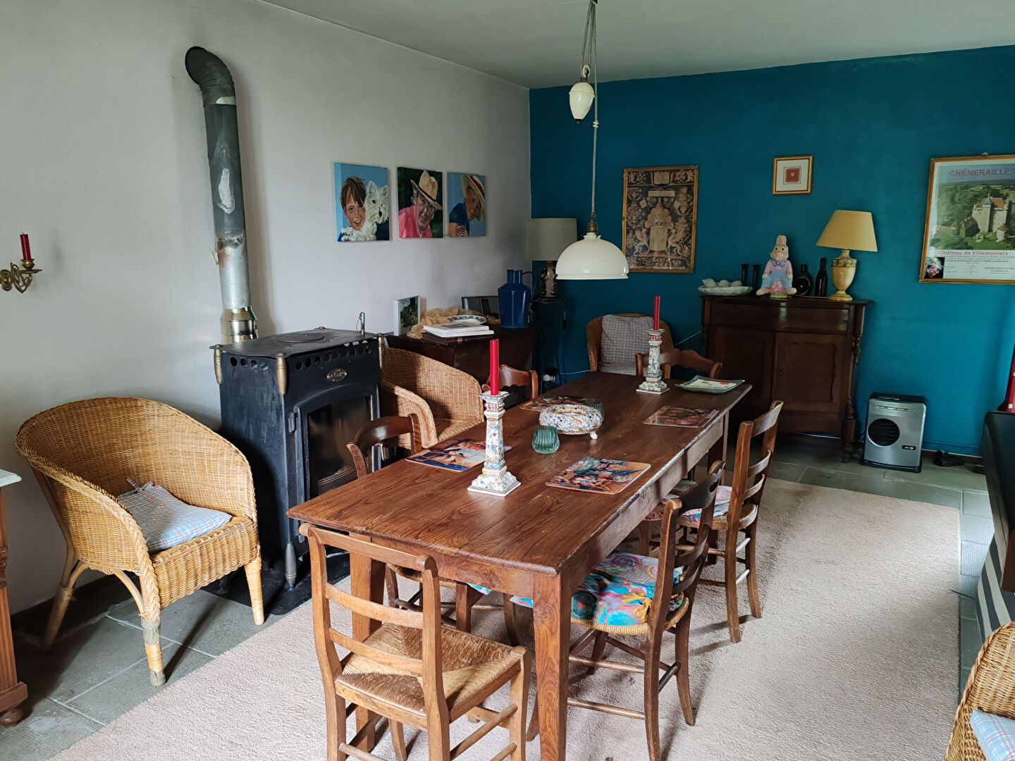 Photo MAISON EN PIERRES AVEC TROIS CHAMBRES HABITABLE , UNE GRANDE GRANGE EST AMENAGEE EN HABITATION D  ETE . TERRAIN ATTENANT DE 2666 M² image 6/6