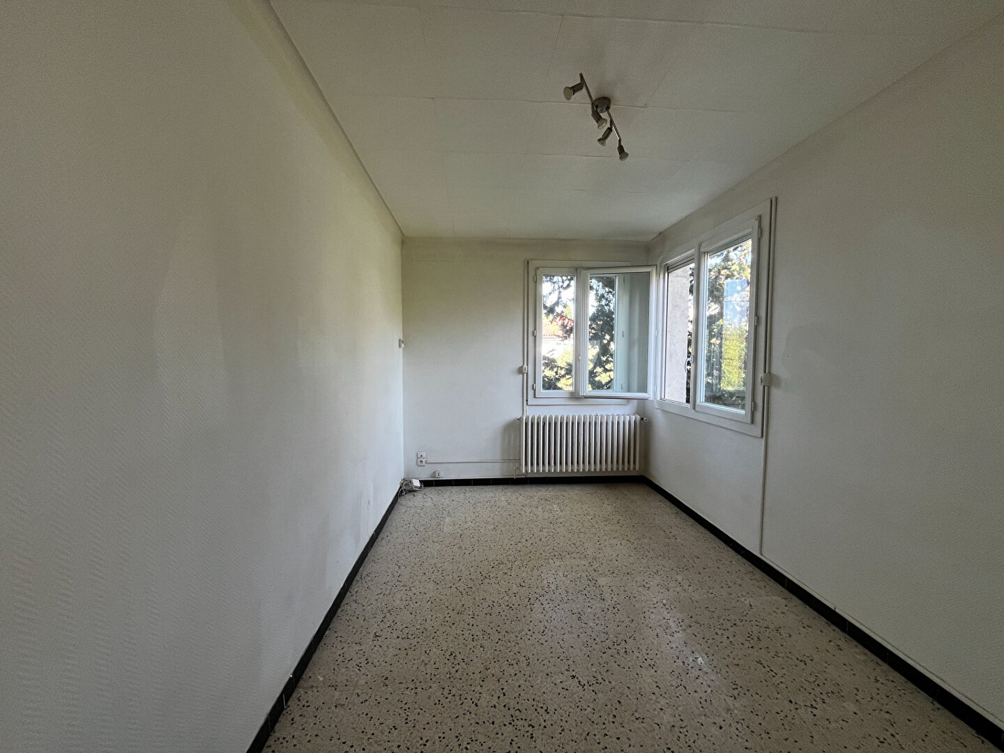 Agence immobilière de AGENCE DE LA COMEDIE