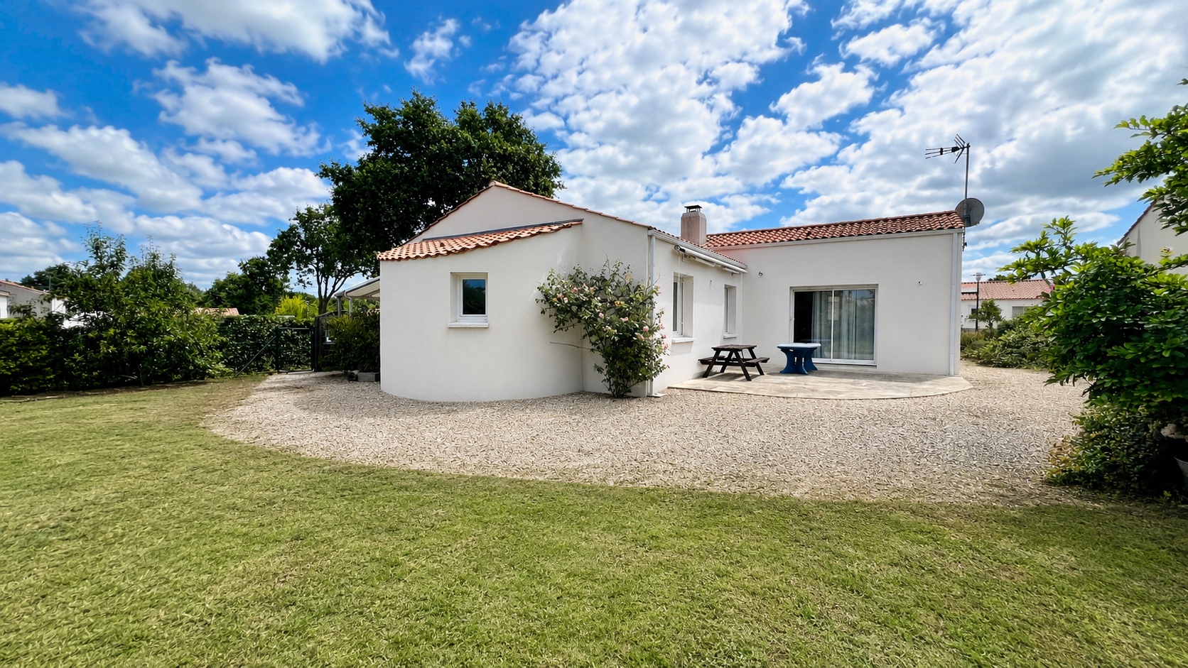Maison La Chapelle-hermier, 3 chambres / 670 m² de terrain.