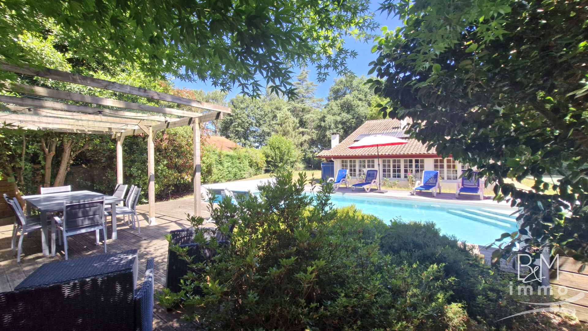 Agence immobilière de 
 Tosse Immo - AGENCE DES PINS 
