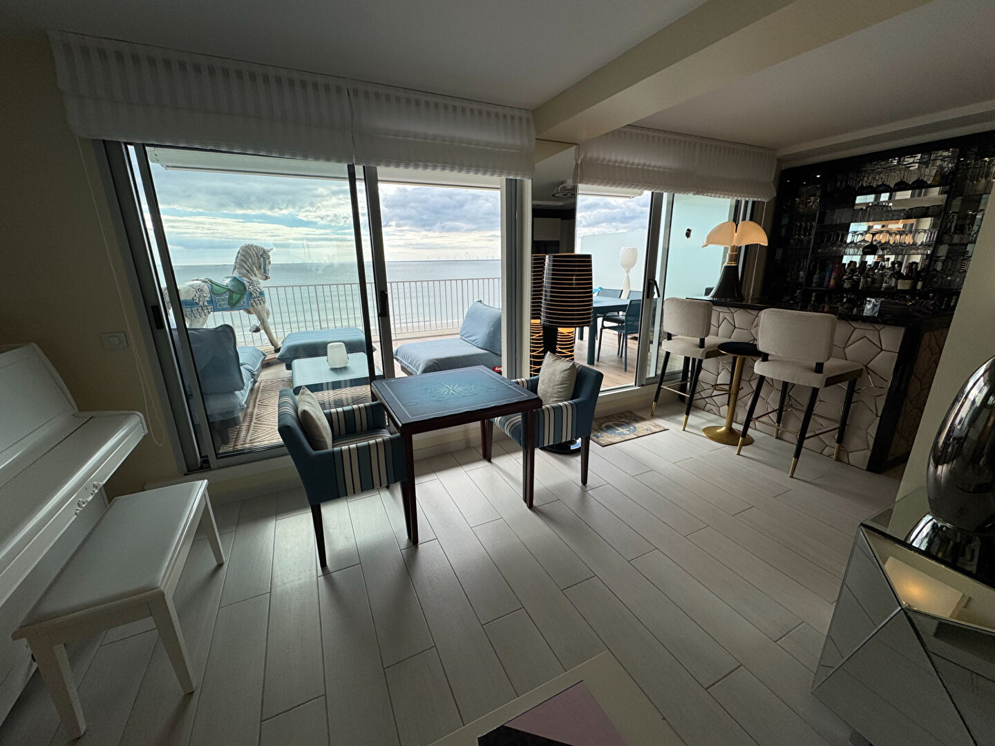 Photo Appartement , Dernier étage, La Baule les Pins FACE MER 3 pièce(s) 67,69 m2 image 2/6