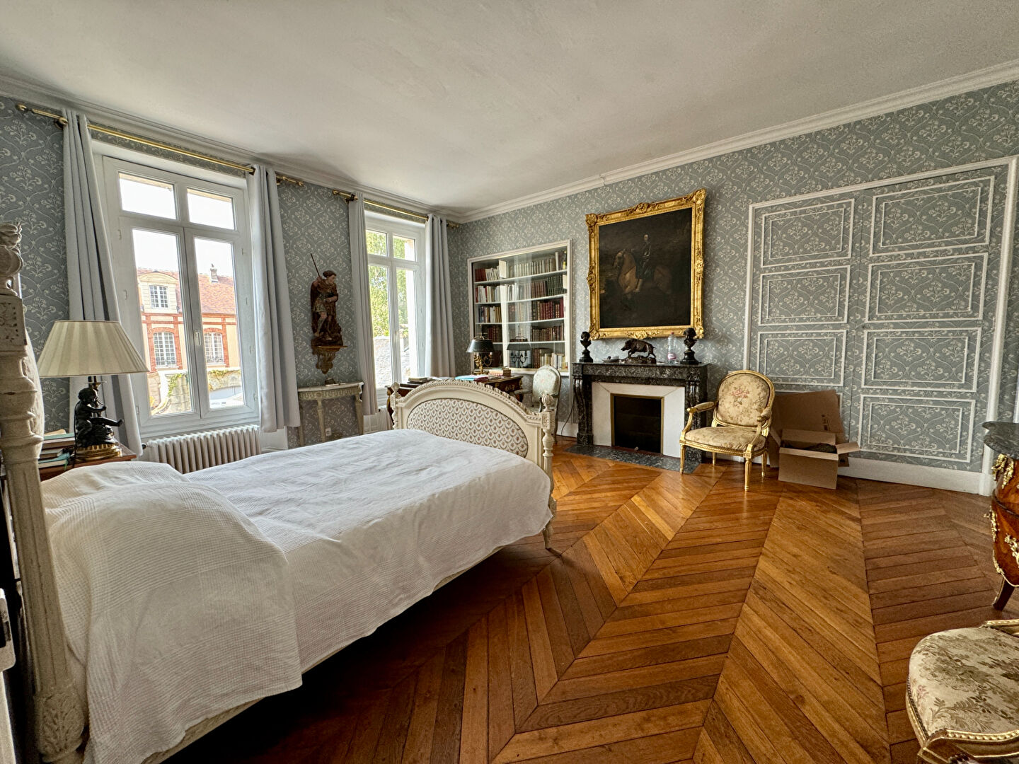 Photo LOUÉ PAR L'AGENCE. Coeur du centre ville de Montfort image 4/6