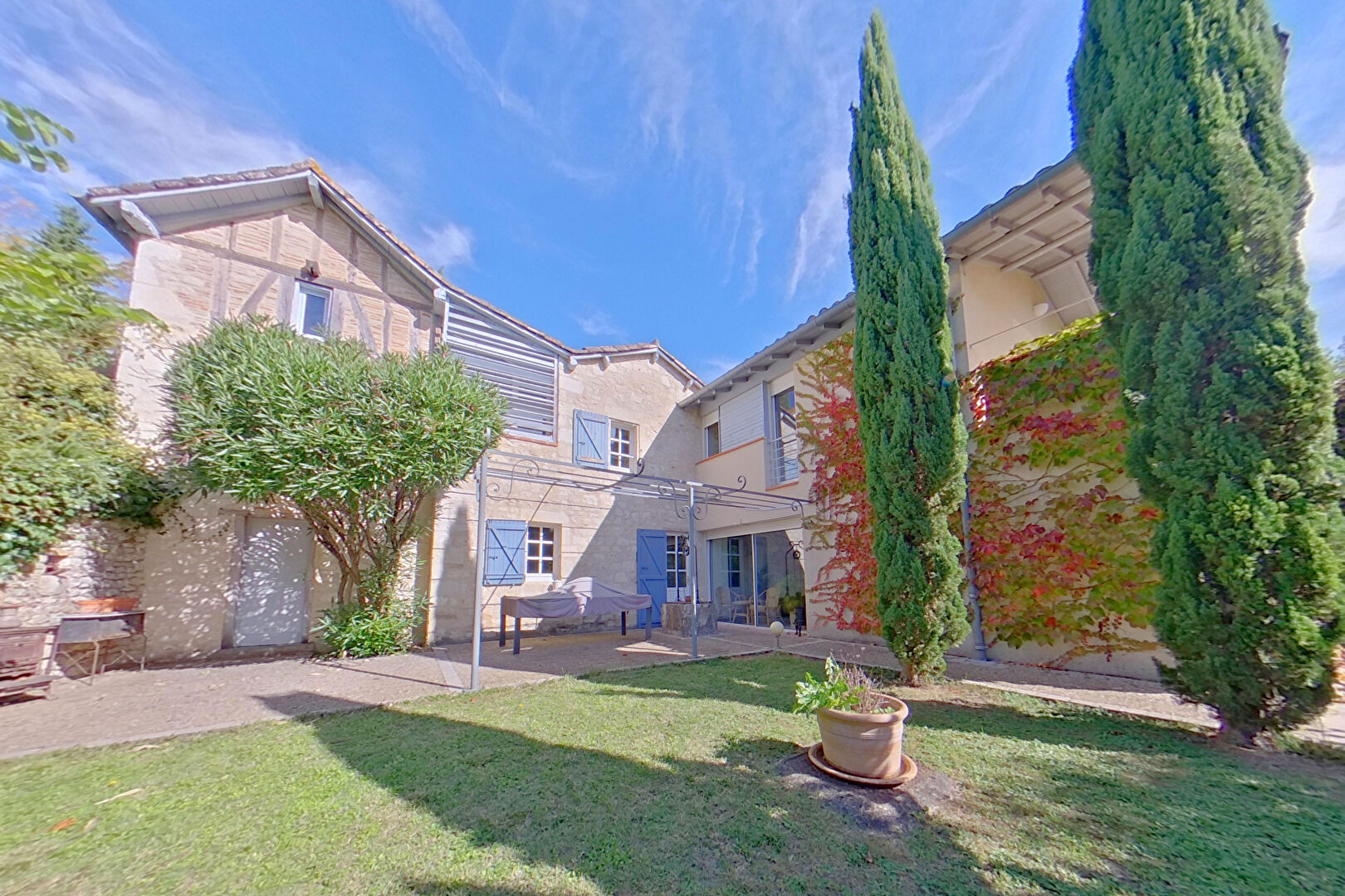 Maison en pierre restaurée - Proche CAUSSADE
