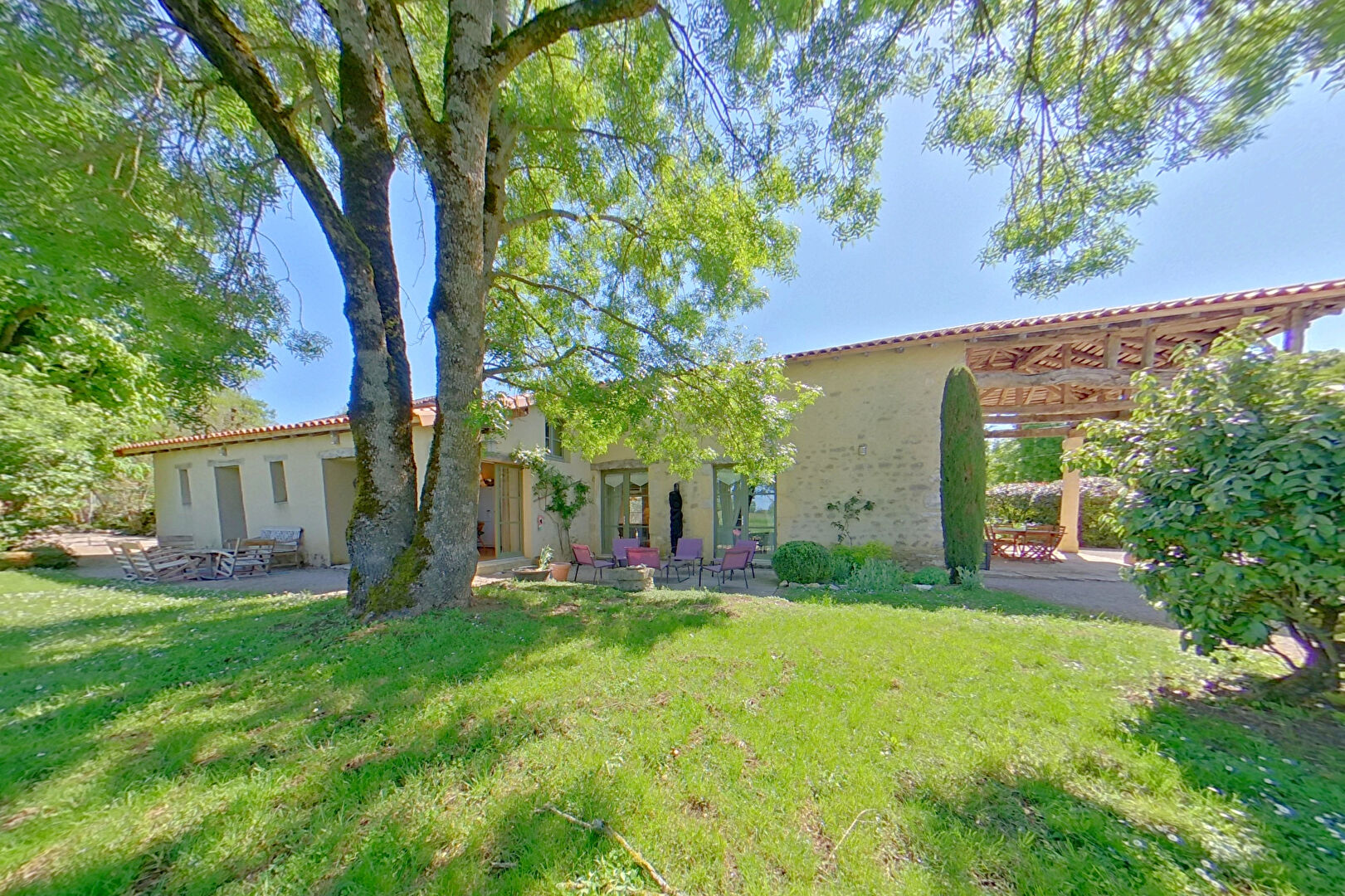 Photo Magnifique propriété en pierre, coup de coeur assuré ! image 2/6