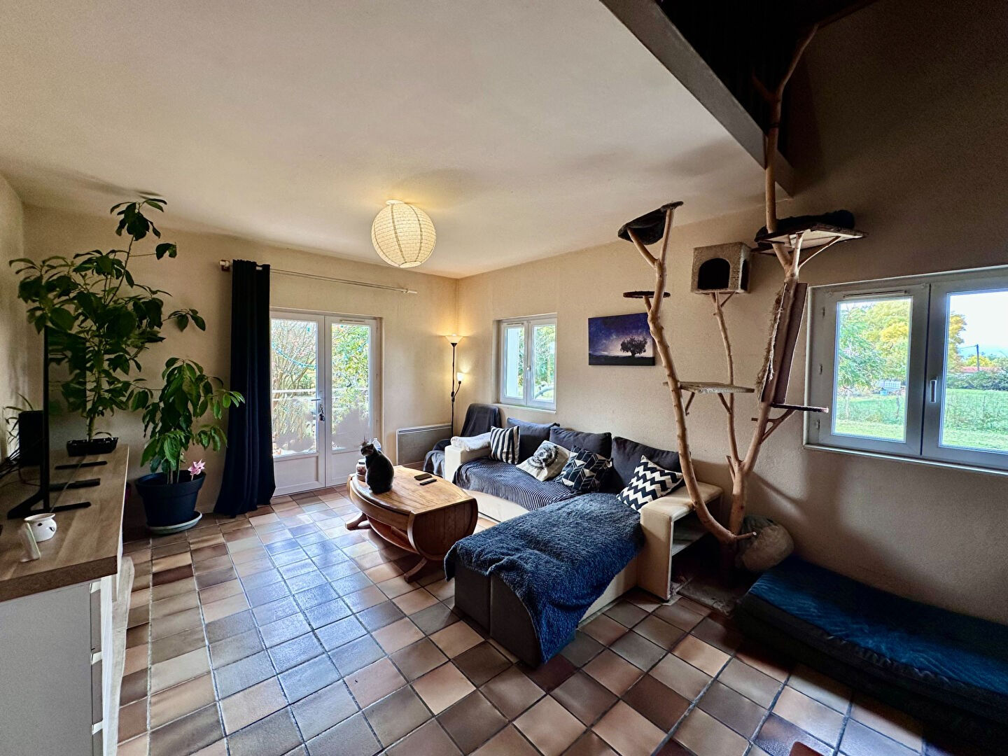 Photo Maison avec joli terrain image 2/6