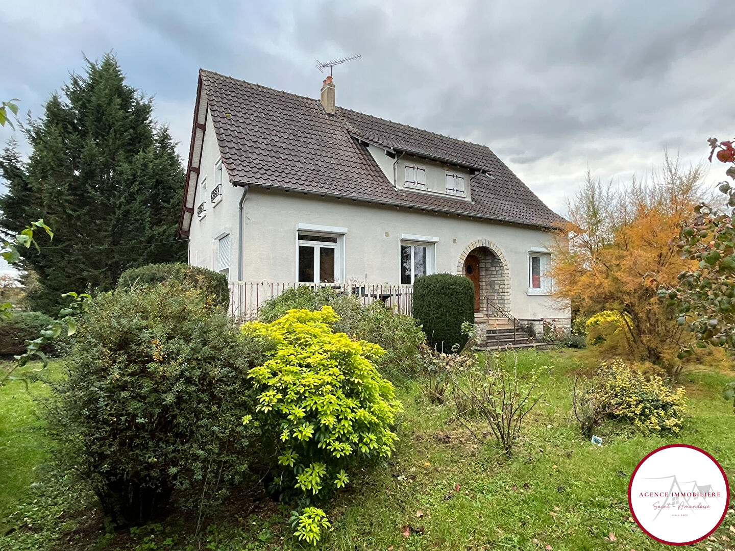 Maison familiale 165 m² avec sous-sol et jardin clos - SANCOINS