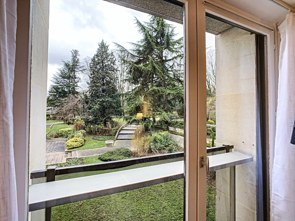 Photo À LOUER SAINT-CLOUD STUDIO MEUBLÉ image 5/6