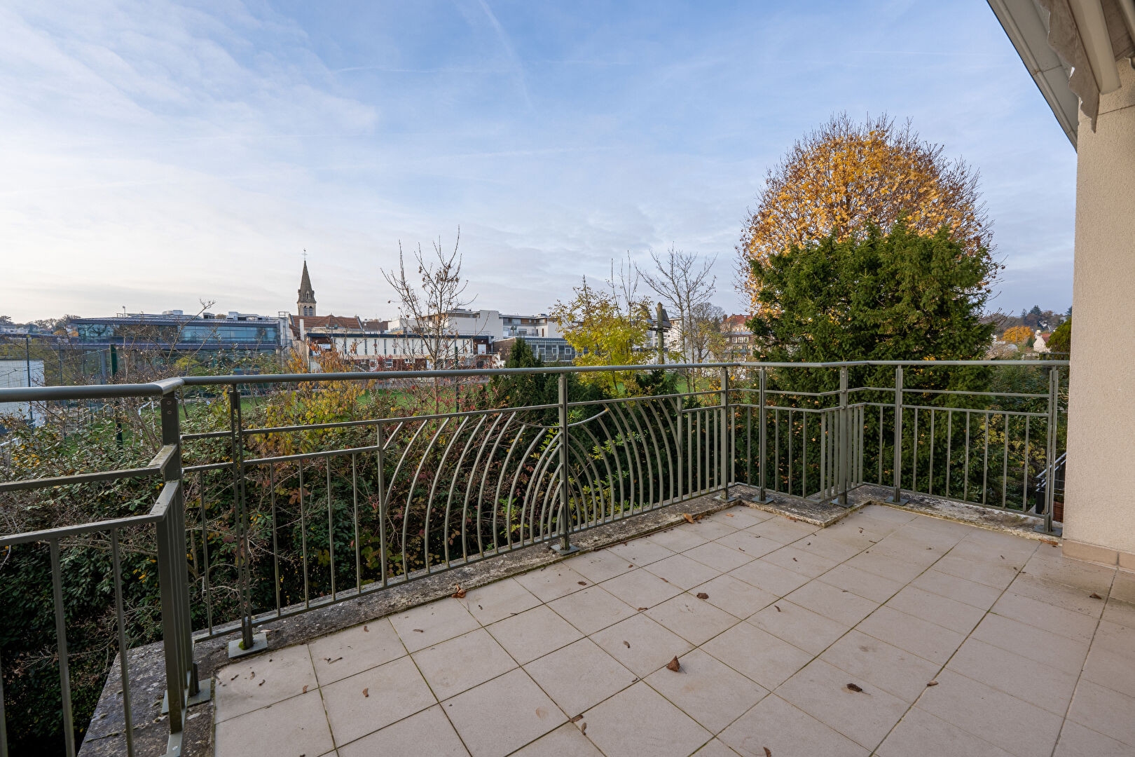 Photo Garches  Centre Ville image 2/6