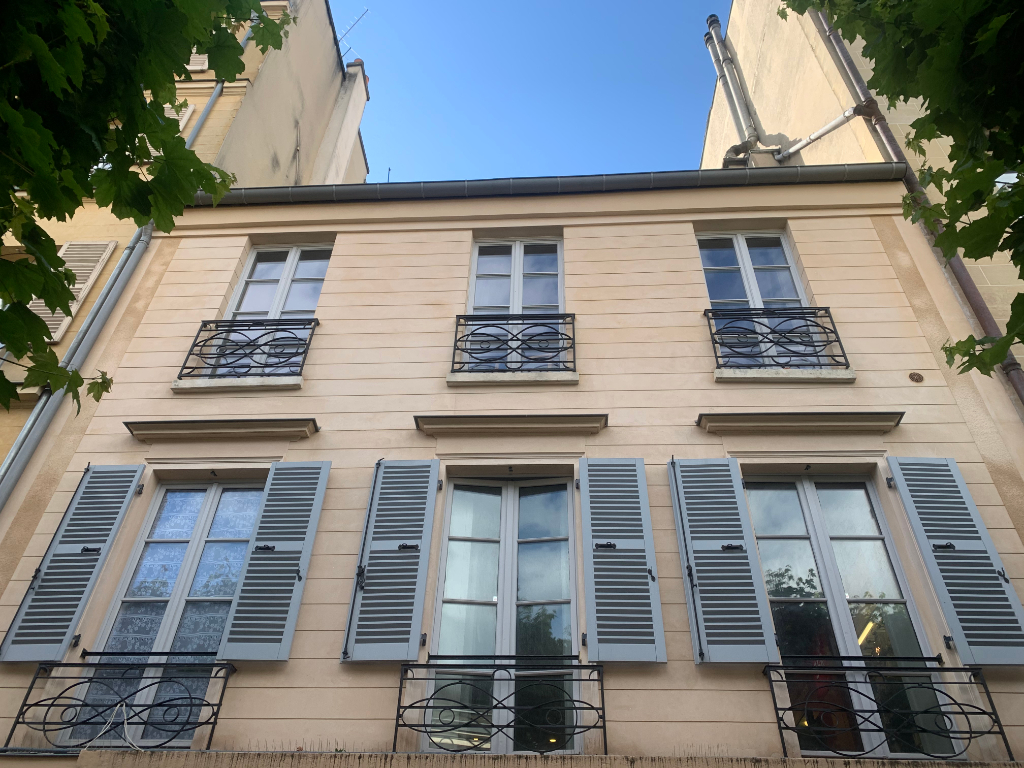 Photo Studio 14 m2 Place du marché image 1/3