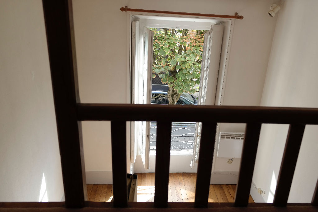 Photo Studio 14 m2 Place du marché image 2/3