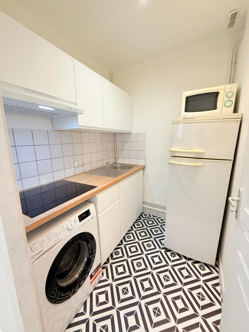 Photo Appartement Versailles  Paroisse 1 pièce (32 m2) image 3/6