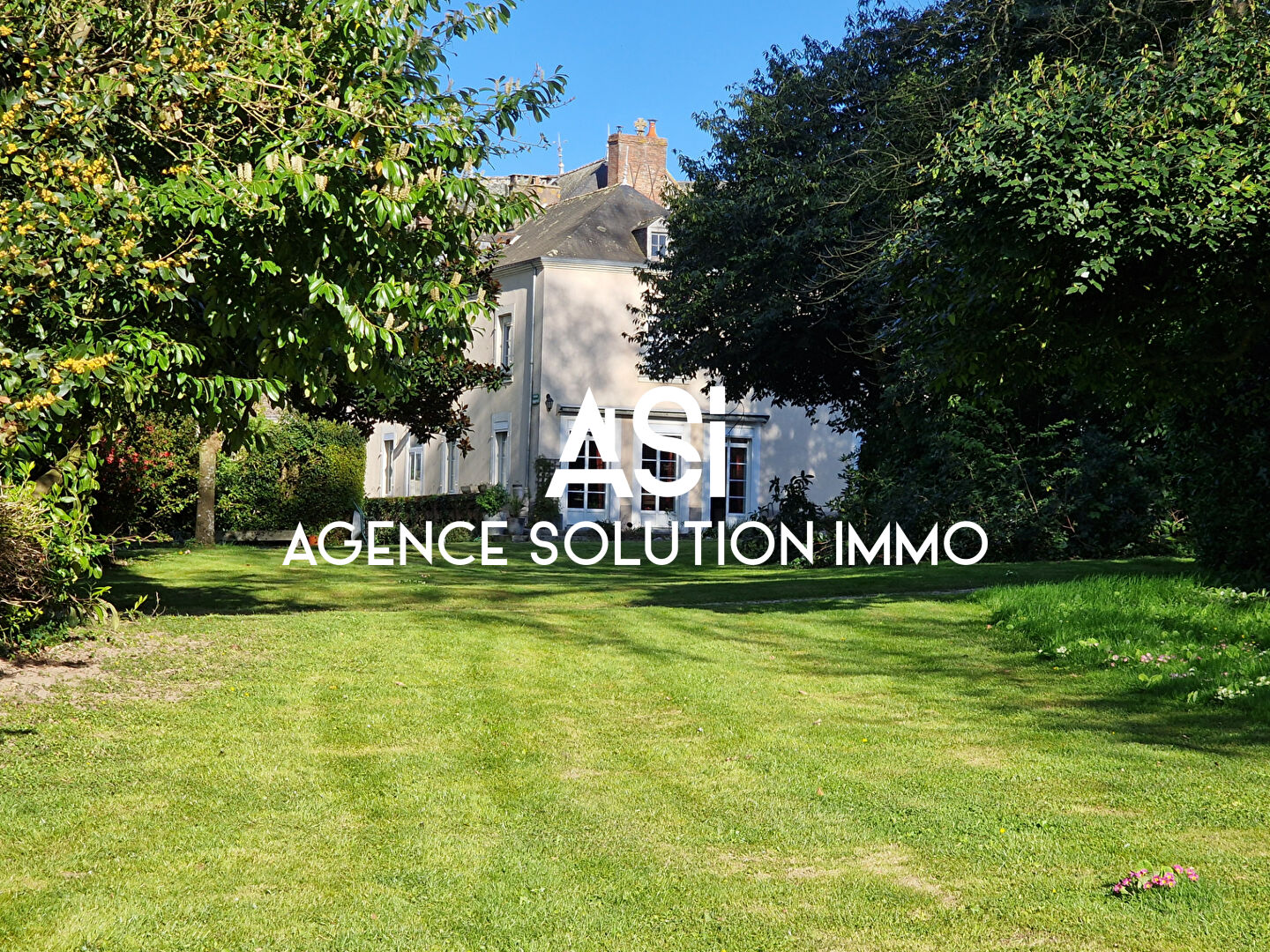 Maison de Caractère  8 pièce(s) 5 chambres - 6 231 m² de Parc