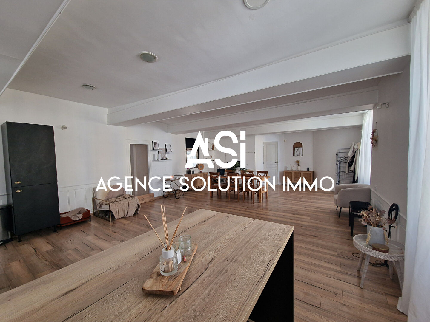 Immeuble Cossé-le-Vivien - 405 m² habitables sur 1 097m² de terrain