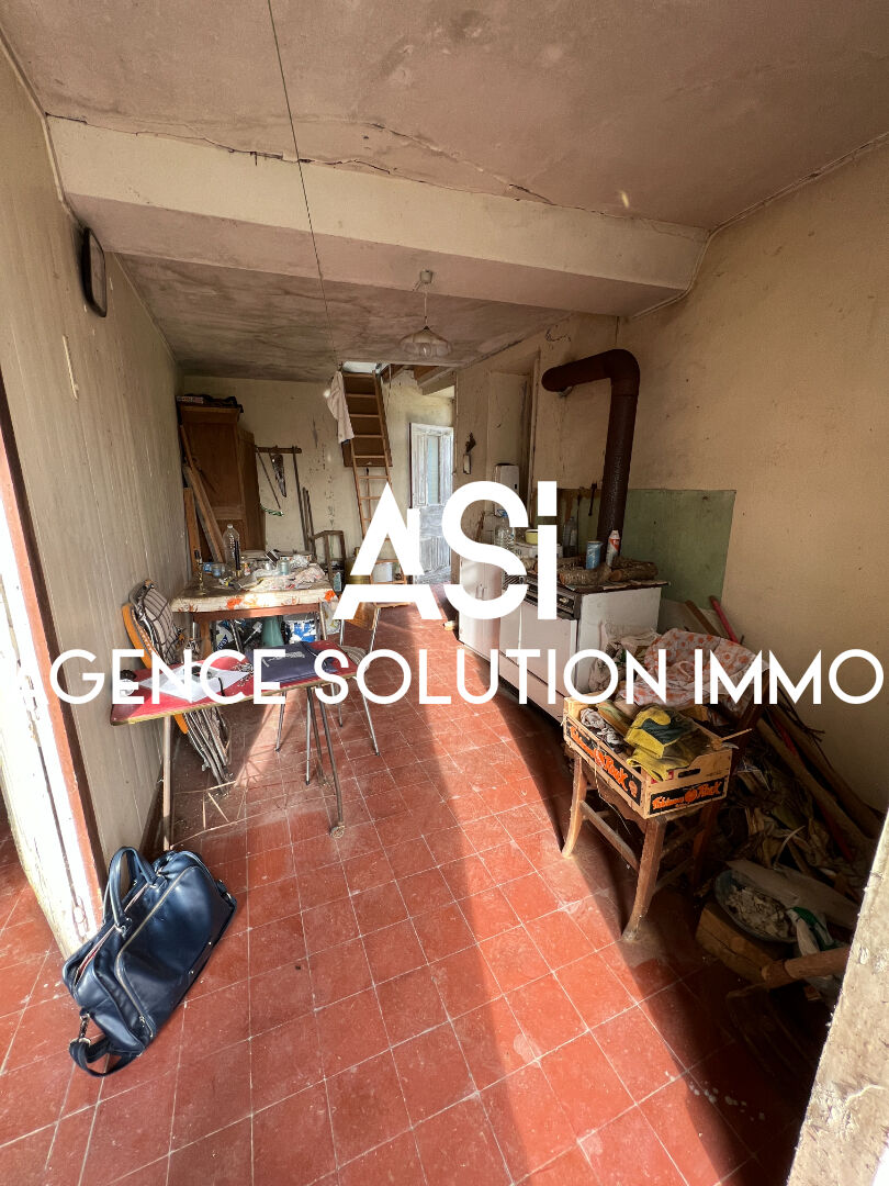 Maison en pierre 40m2 - grange 65 m2 - terrain boisé 400 m2