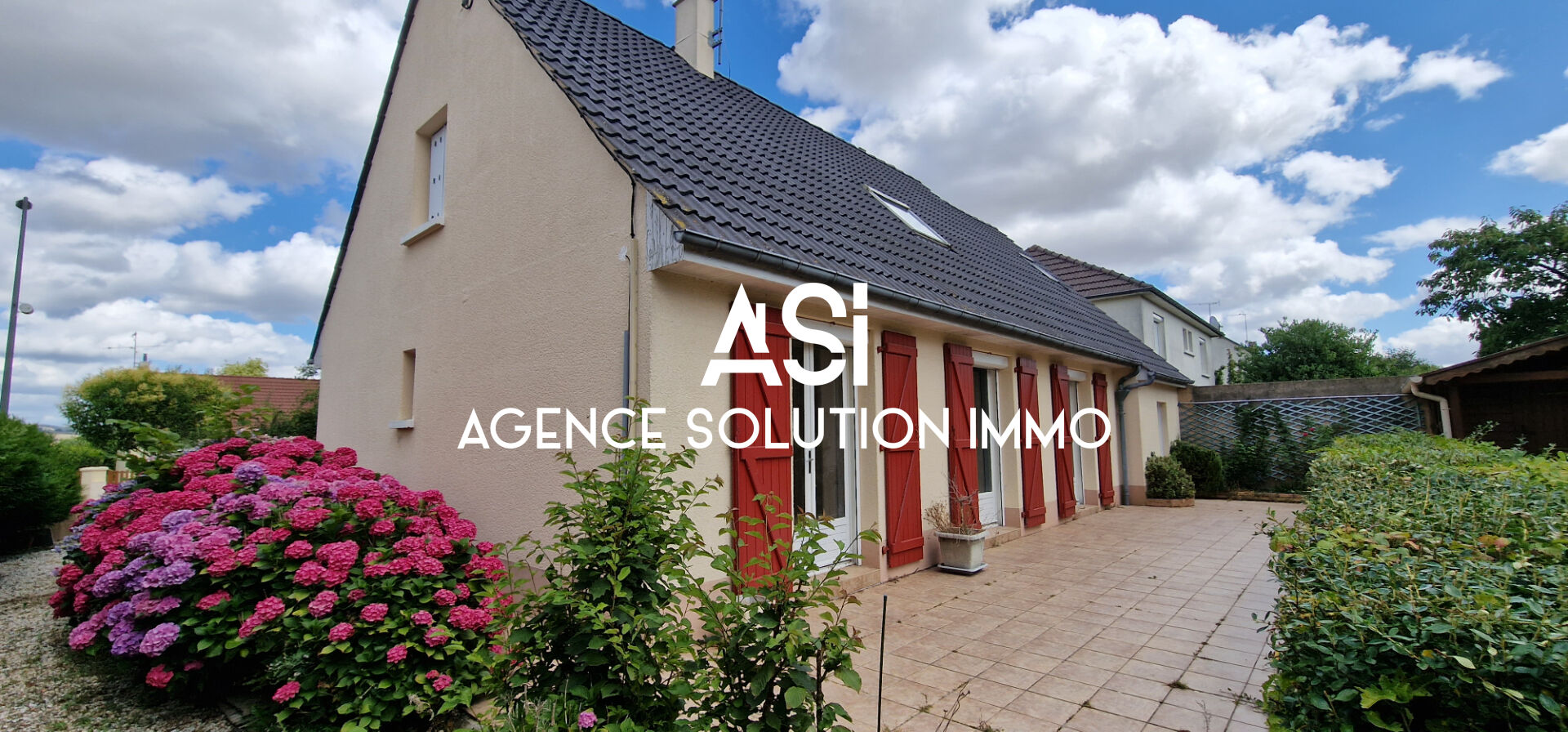 MAISON DE PLAIN PIED AVEC GARAGE ET JARDIN A TORCE VIVIERS EN CHARNIE