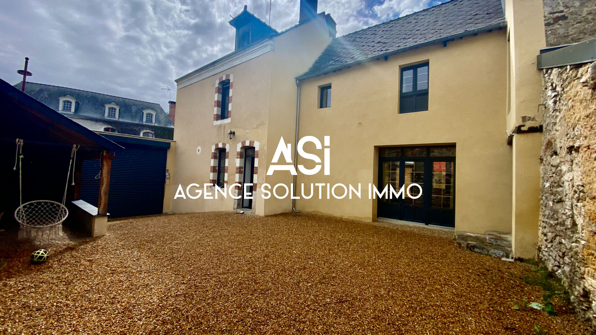 Maison Val-du-maine 5 pièce(s) 3 chambres-141 m²