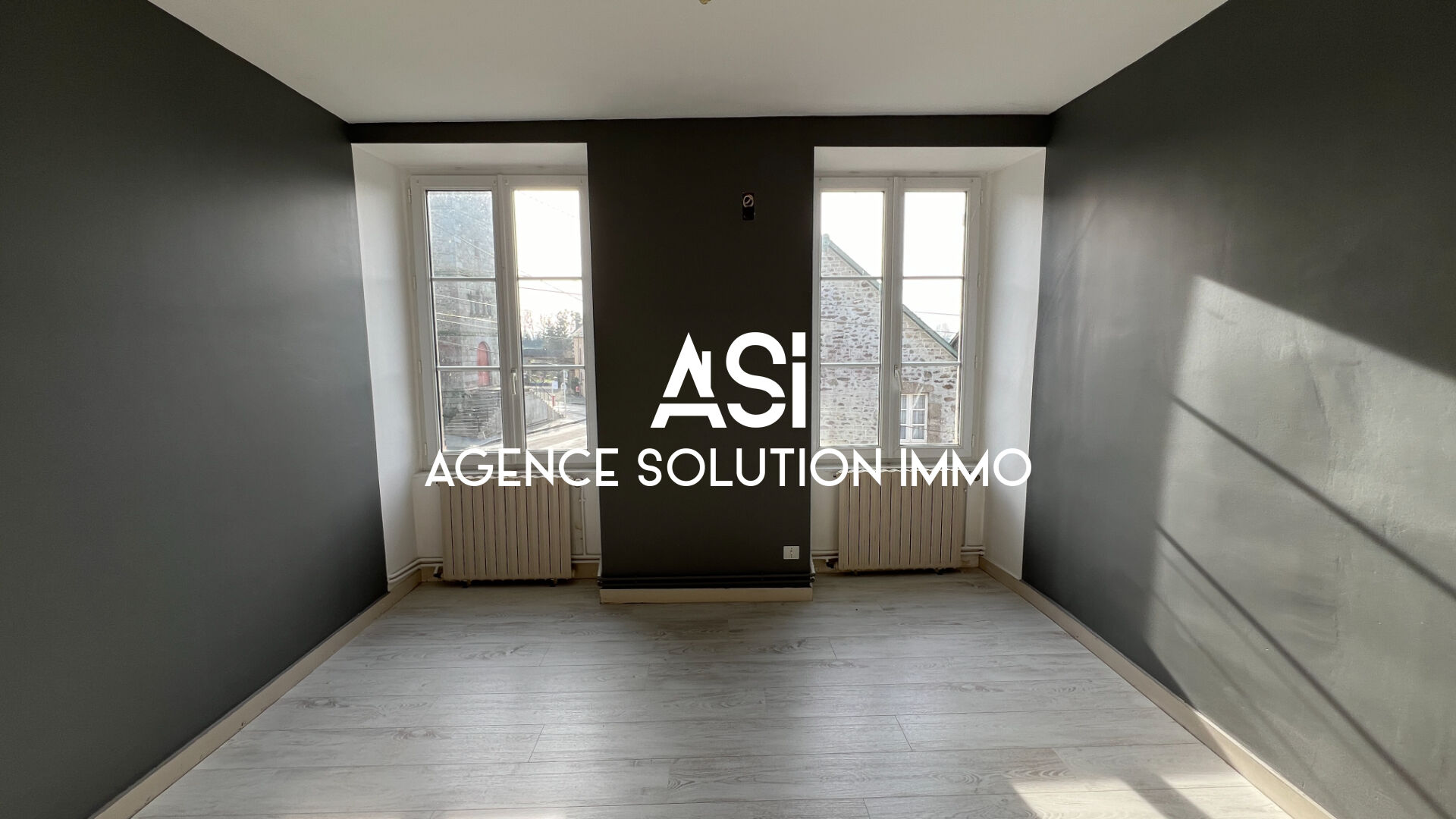 Maison de bourg - 3 logements locatifs - T2, T3, T4 - dépendances - terrain -